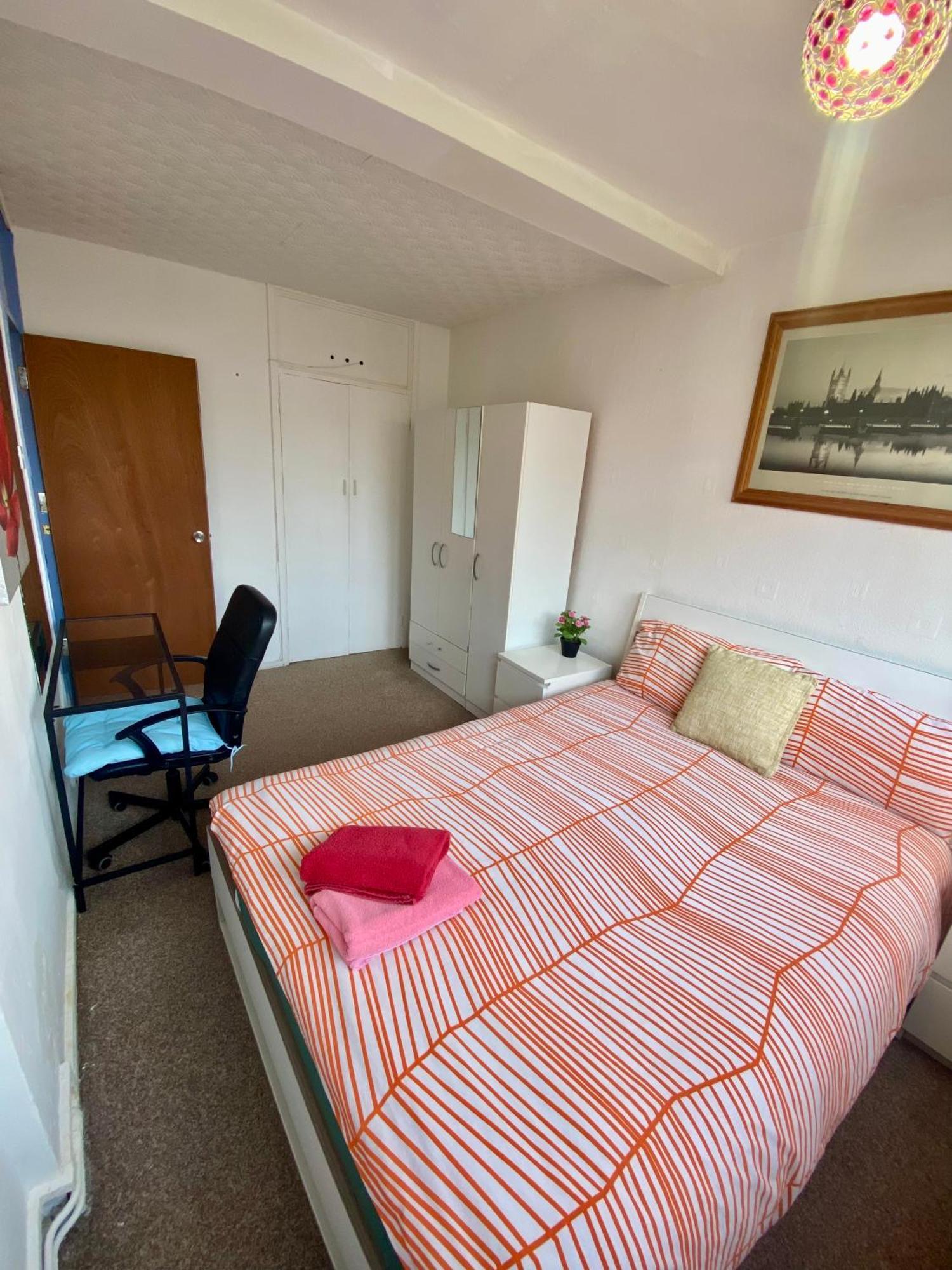 Cosy 3 Bed Apt, Old Truman Brewery! Brick Lane, London, E1 المظهر الخارجي الصورة